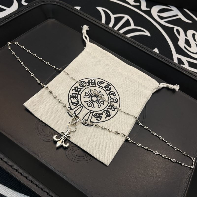 Ch*0me He**ts necklaces
